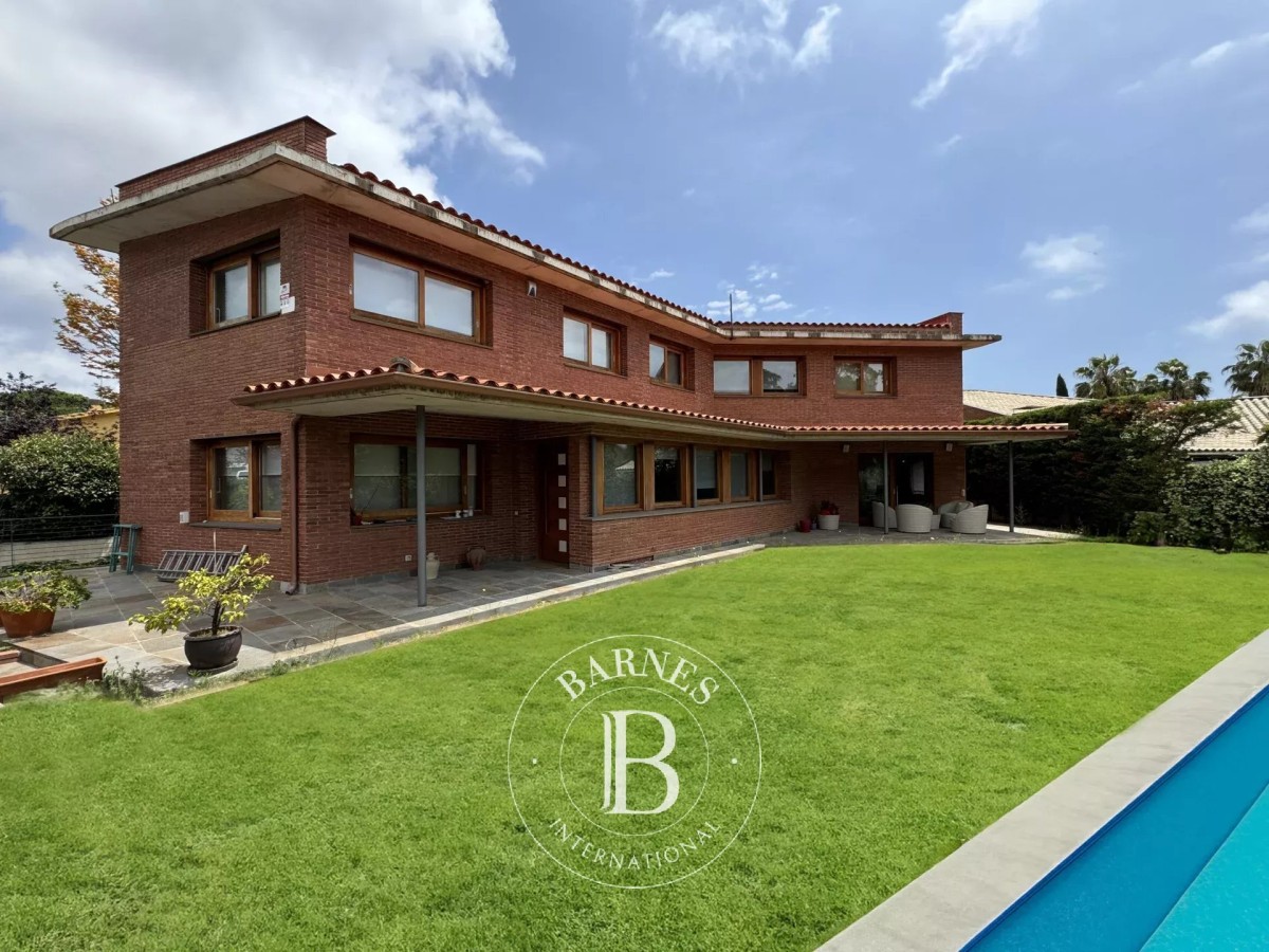 Beautiful designer detached house in Cabrera de Mar, 20 minutes from Barcelona.