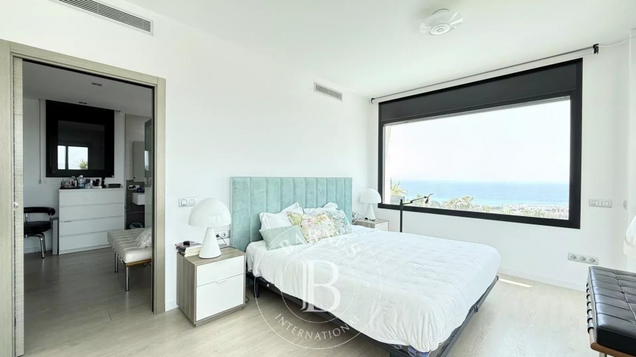 img-gallery