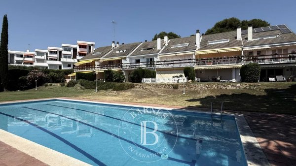 For Sale, Townhouse Sant... - picture 1