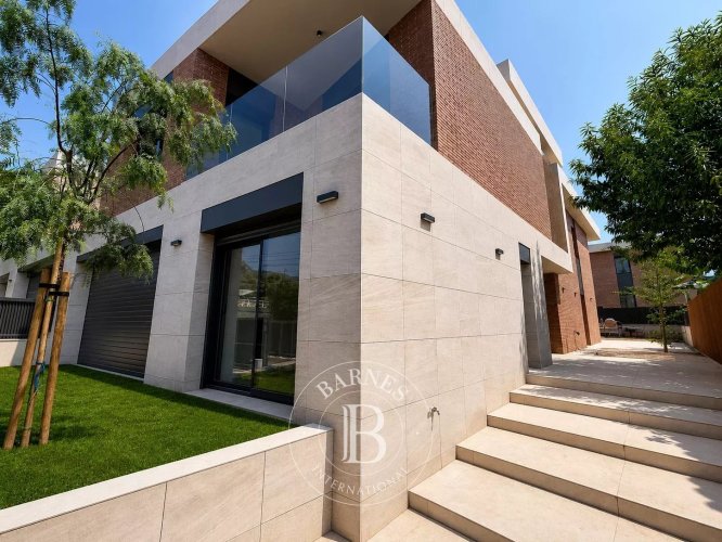 Casa Barcelona - Premia de... - picture 2