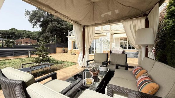 En venda, Casa Premia de Dalt - picture 2