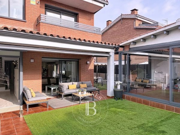 For Sale, Townhouse Sant... - picture 4