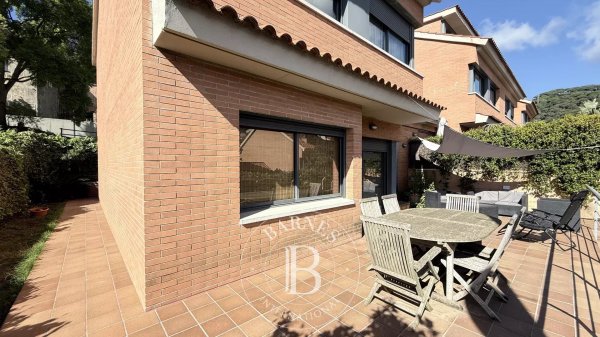 Sold, Townhouse Sant Andreu... - picture 2