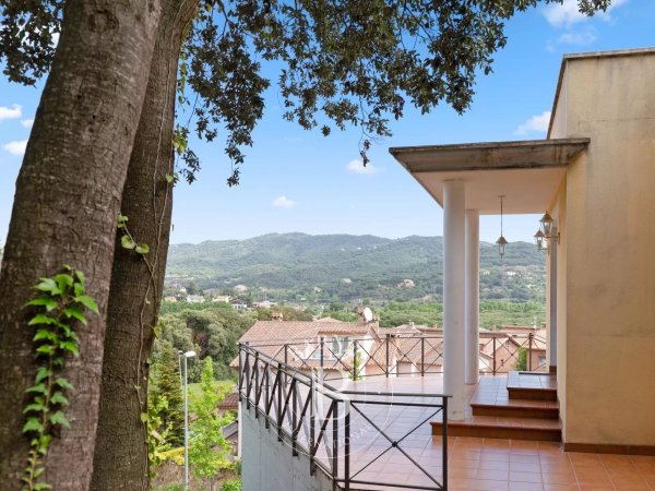 Sold, House Argentona - picture 1