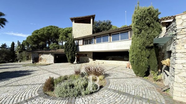 Venta, Casa Premia de Dalt - picture 1