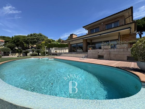 Casa Sant Vicenç de Montalt - picture 1