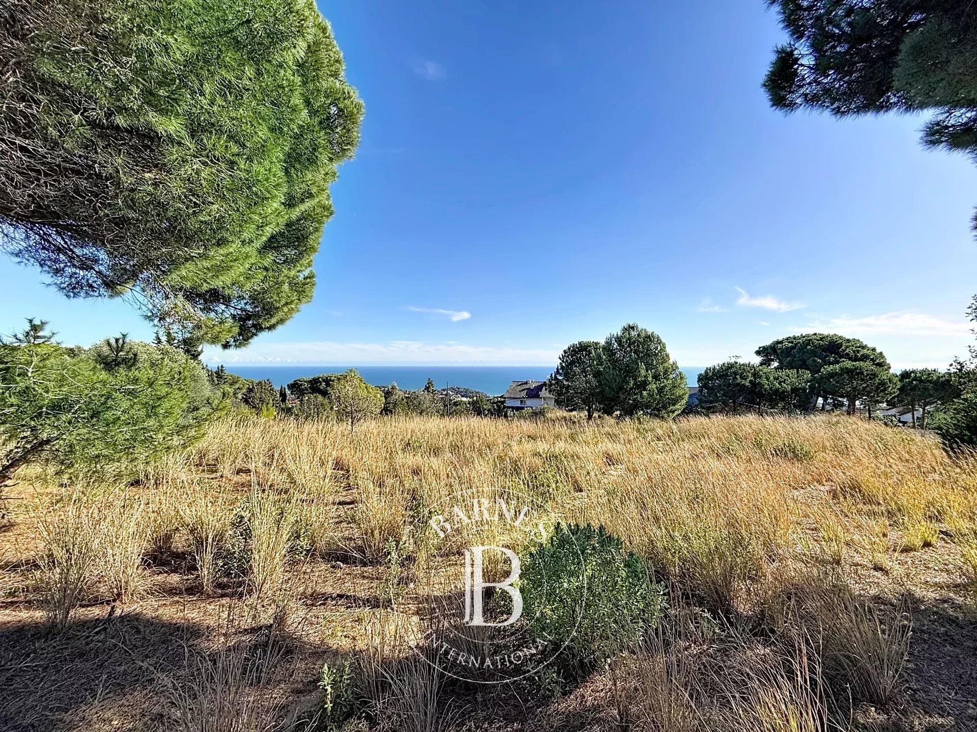 Unbeatable flat plot with sea views in Sant Vicenç de Montalt. - picture 2