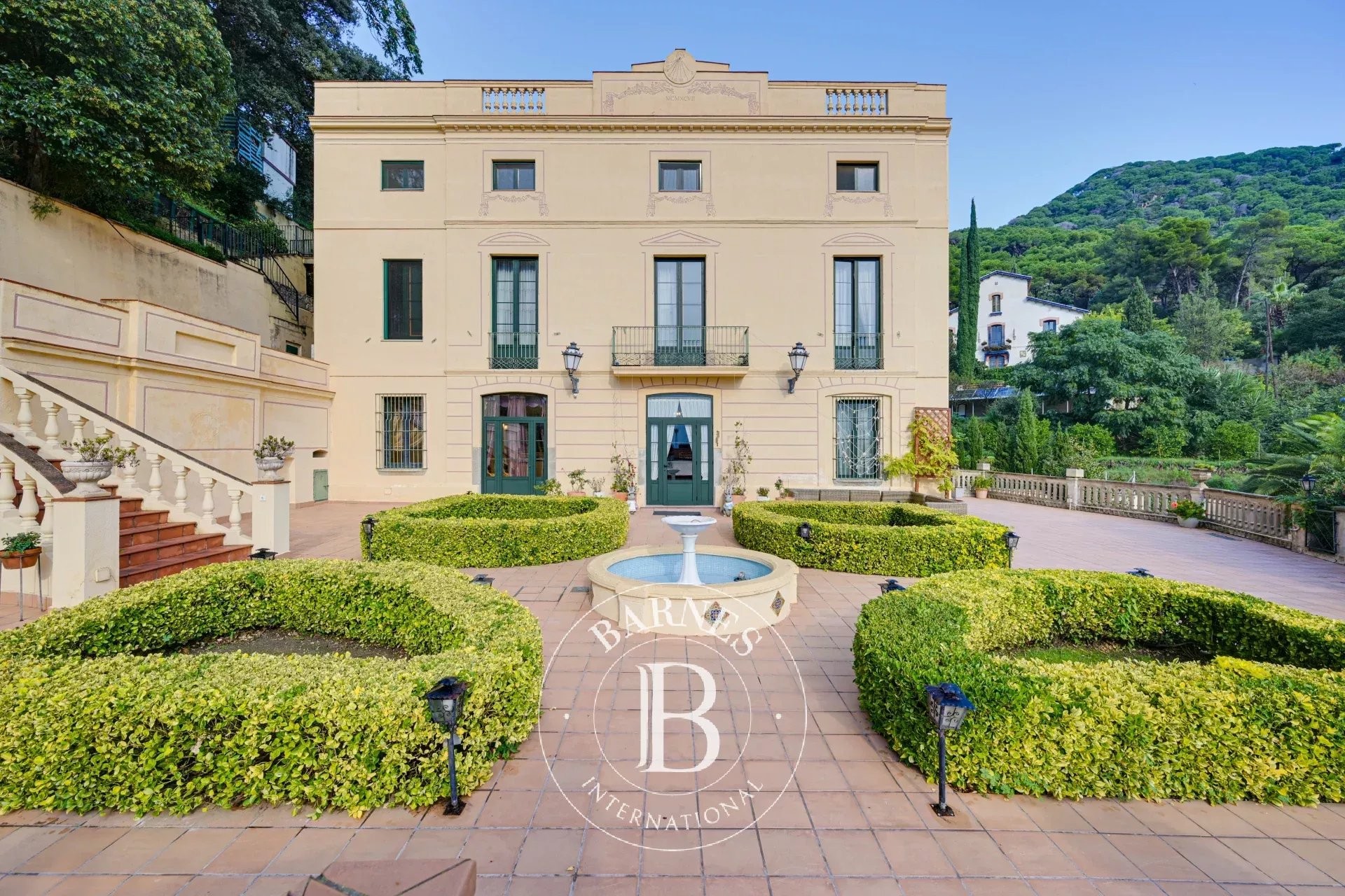 Historic farmhouse for sale in Premià de Dalt (Barcelona). - picture 1