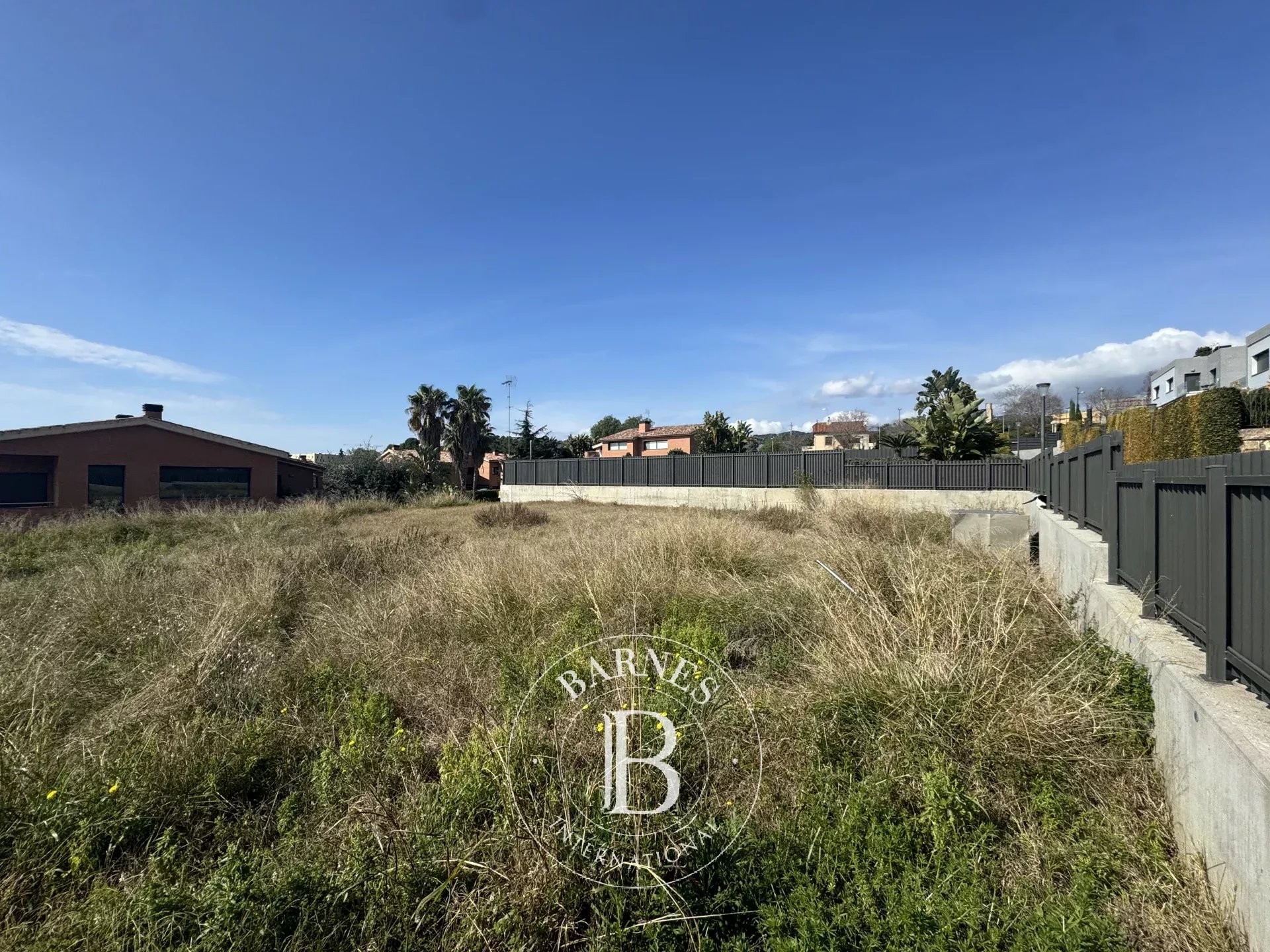 Terrain de 811 m² avec vue sur la mer, à Can Quirze, Mataró. - picture 2