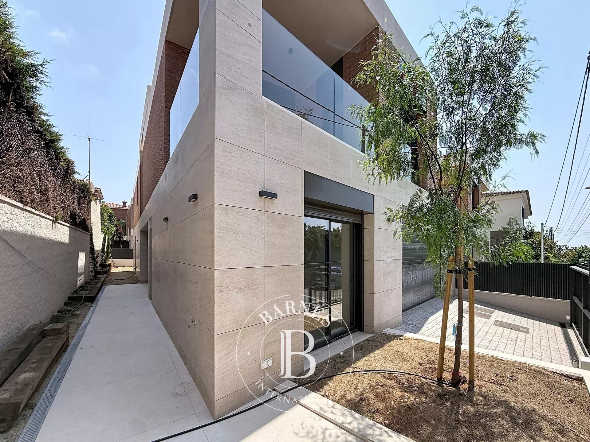 VIVIENDA UNIFAMILIAR DE OBRA NUEVA EN PREMIÀ DE DALT - picture 3