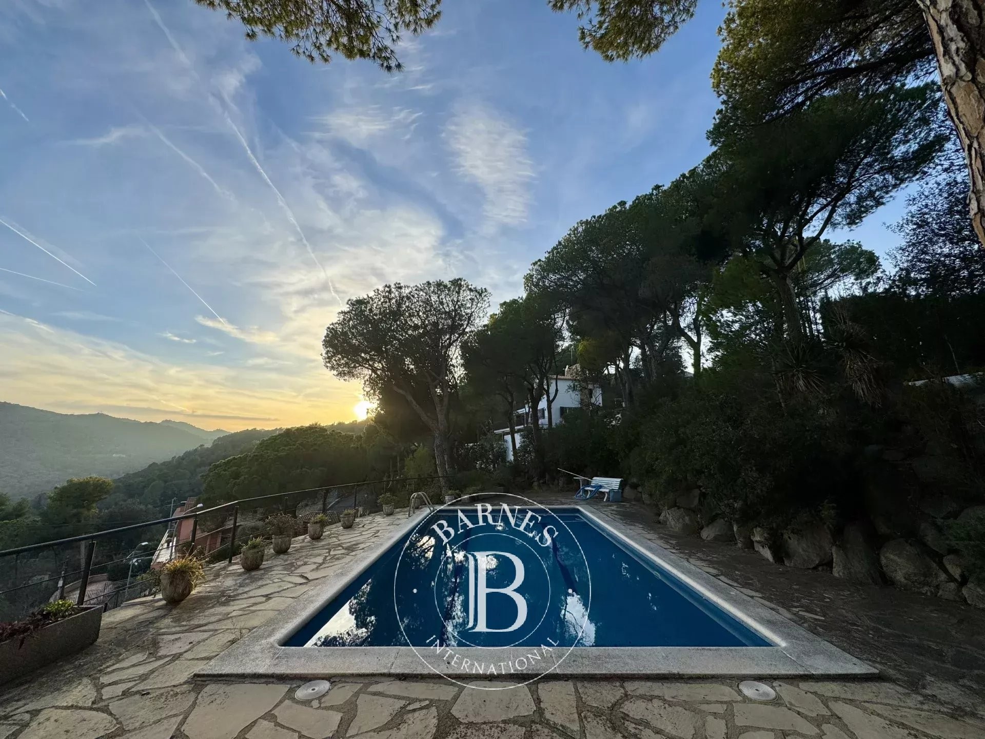 Superbe maison de 390 mètres carrés, sur un terrain de 3100 mètres carrés avec une vue panoramique sur les montagnes à Argentona, Barcelone - picture 1