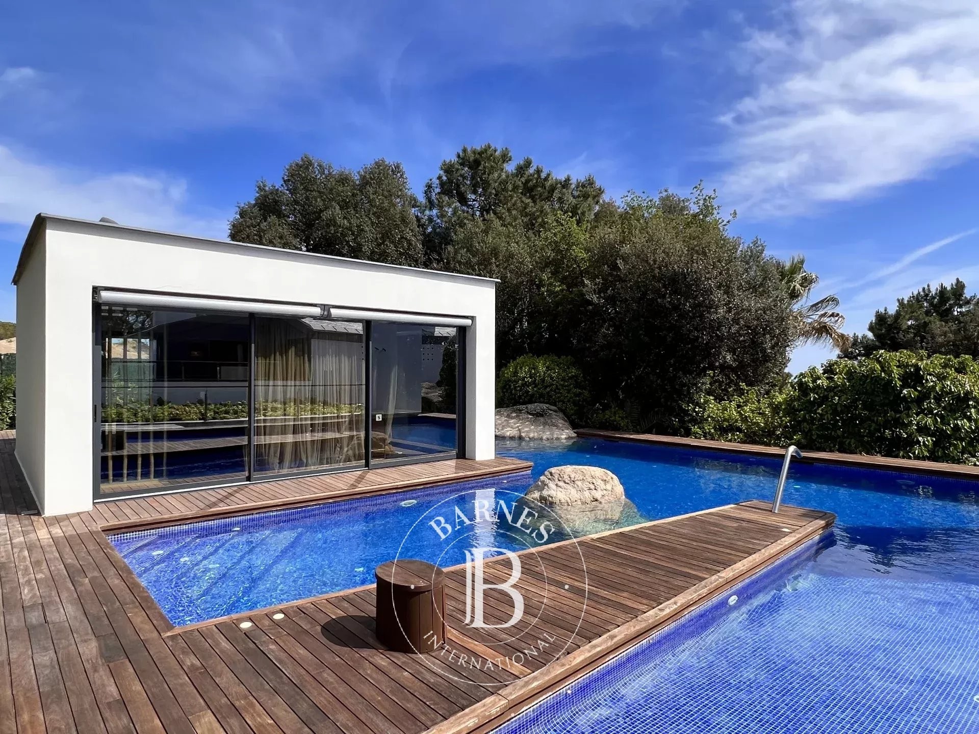 Maravillosa villa en venta en la prestigiosa urbanización Supermaresme, en Sant Andreu de Llavaneres, Barcelona. - picture 3