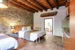 Historic and unique farmhouse only 50 minutes from the city of Barcelona, with sea and mountain views. - picture 18 title=
